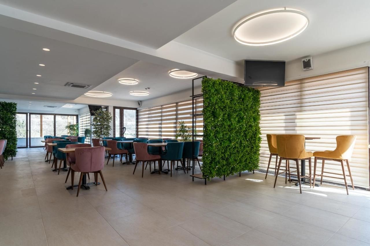 Отель Hotel RIO VERDE Подгорица